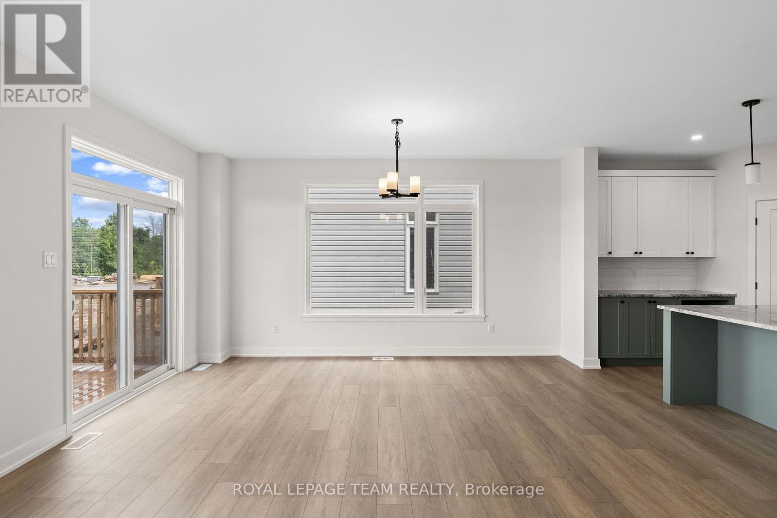 Photo 21 of 1004 Moore Street, Brockville ON