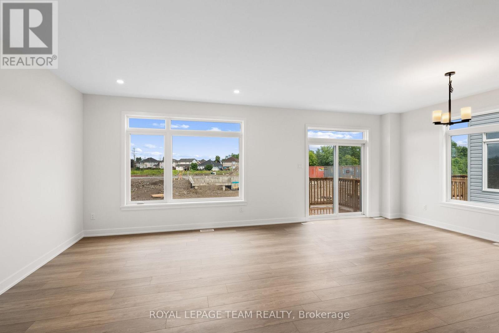 Photo 22 of 1004 Moore Street, Brockville ON