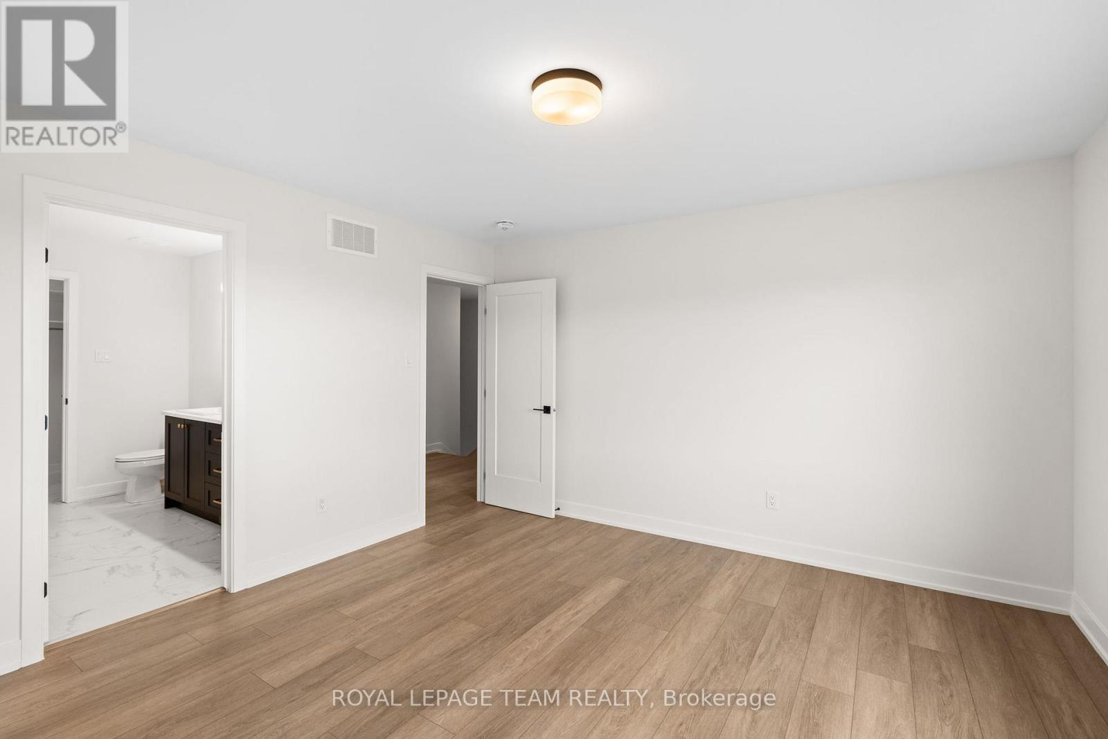 Photo 28 of 1004 Moore Street, Brockville ON