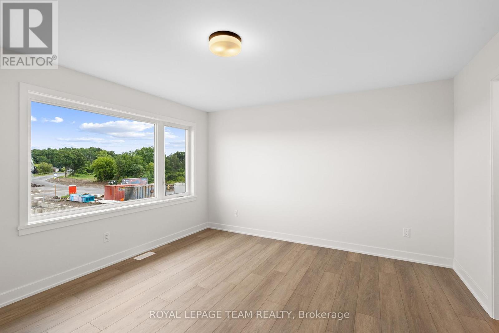 Photo 29 of 1004 Moore Street, Brockville ON