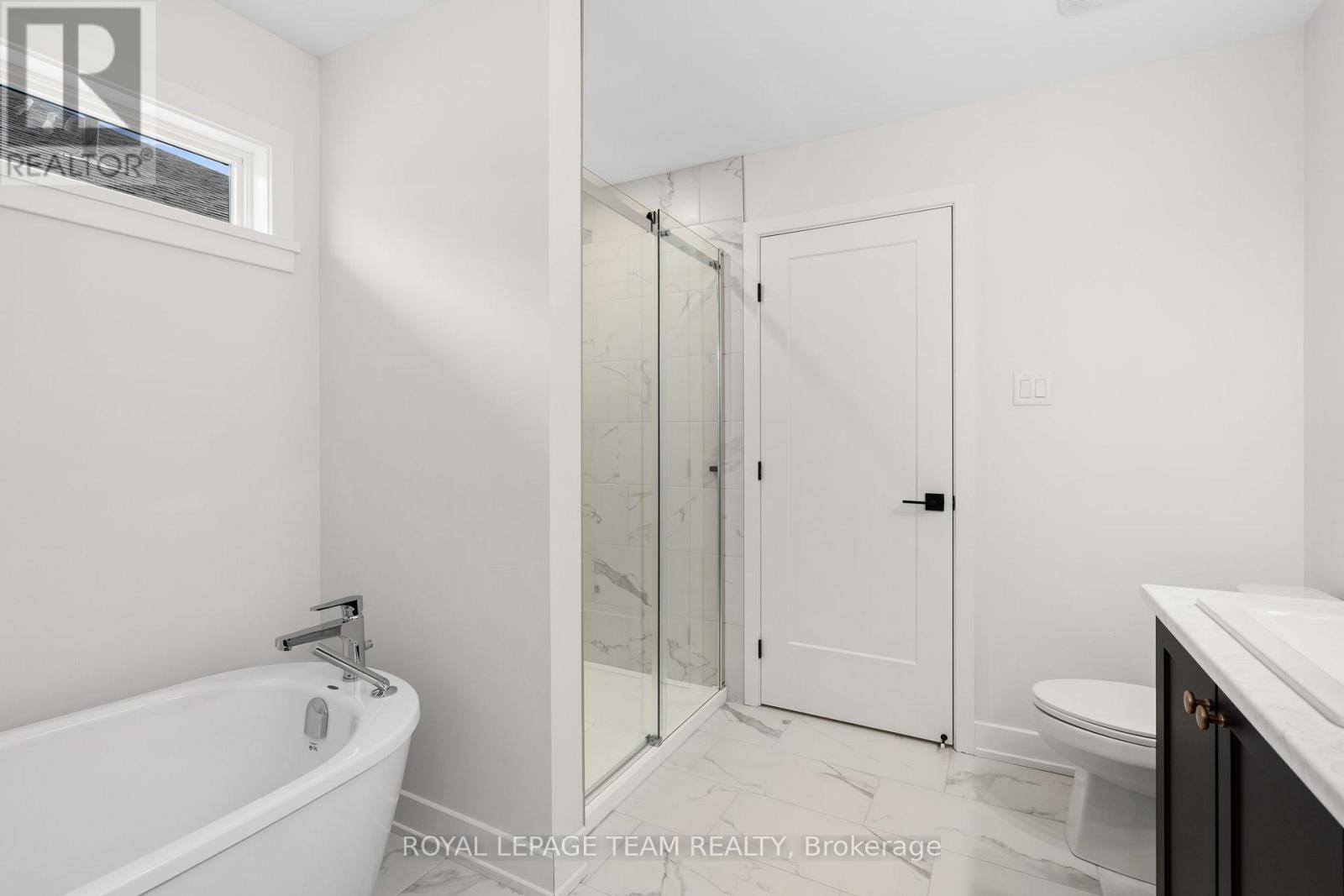 Photo 32 of 1004 Moore Street, Brockville ON