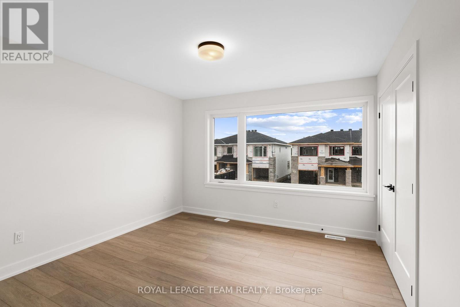 Photo 35 of 1004 Moore Street, Brockville ON