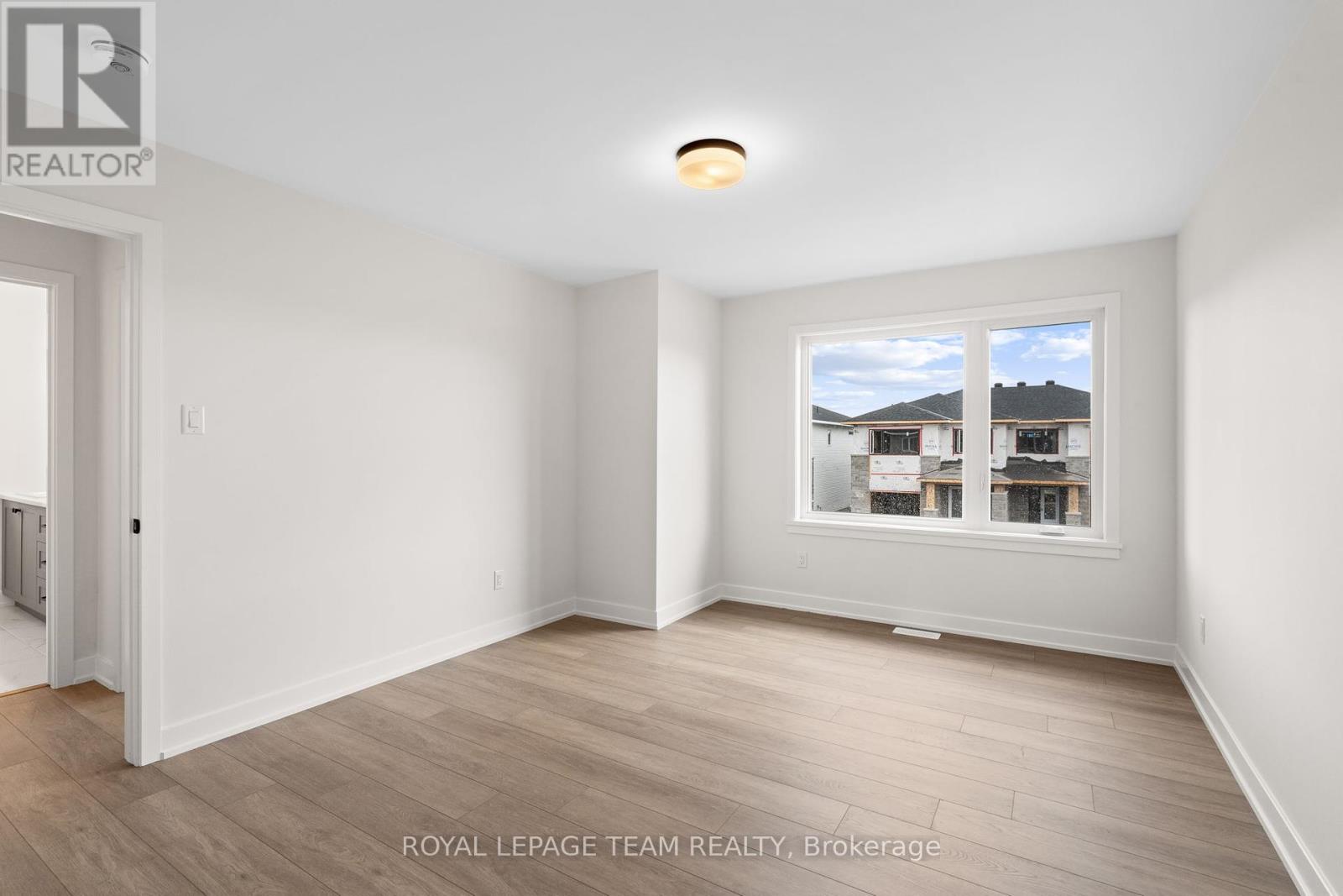 Photo 40 of 1004 Moore Street, Brockville ON