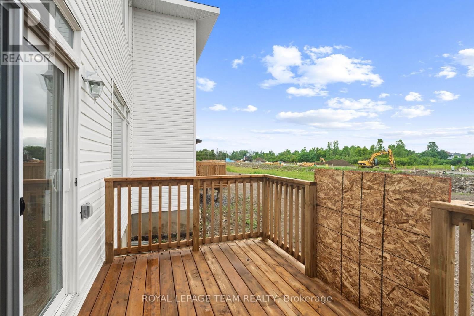 Photo 42 of 1004 Moore Street, Brockville ON
