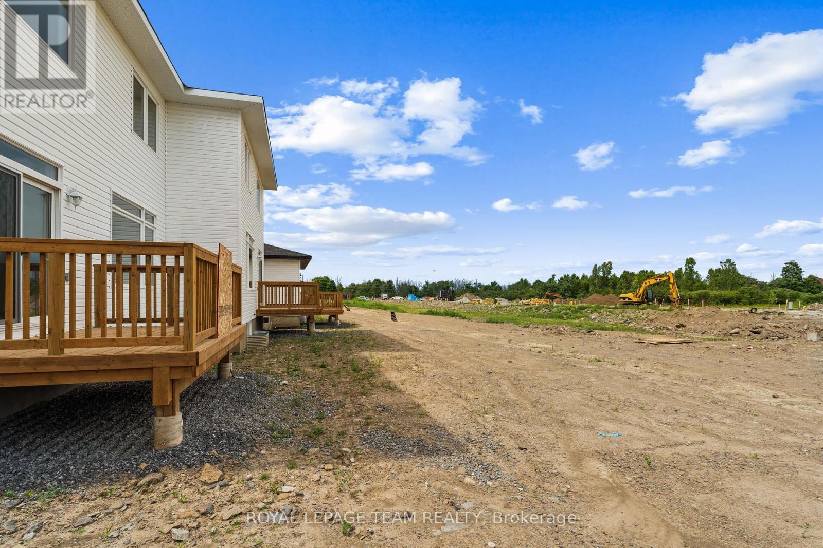 Photo 47 of 1004 Moore Street, Brockville ON