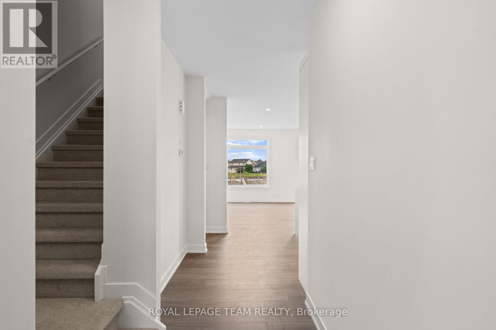 Photo 7 of 1004 Moore Street, Brockville ON