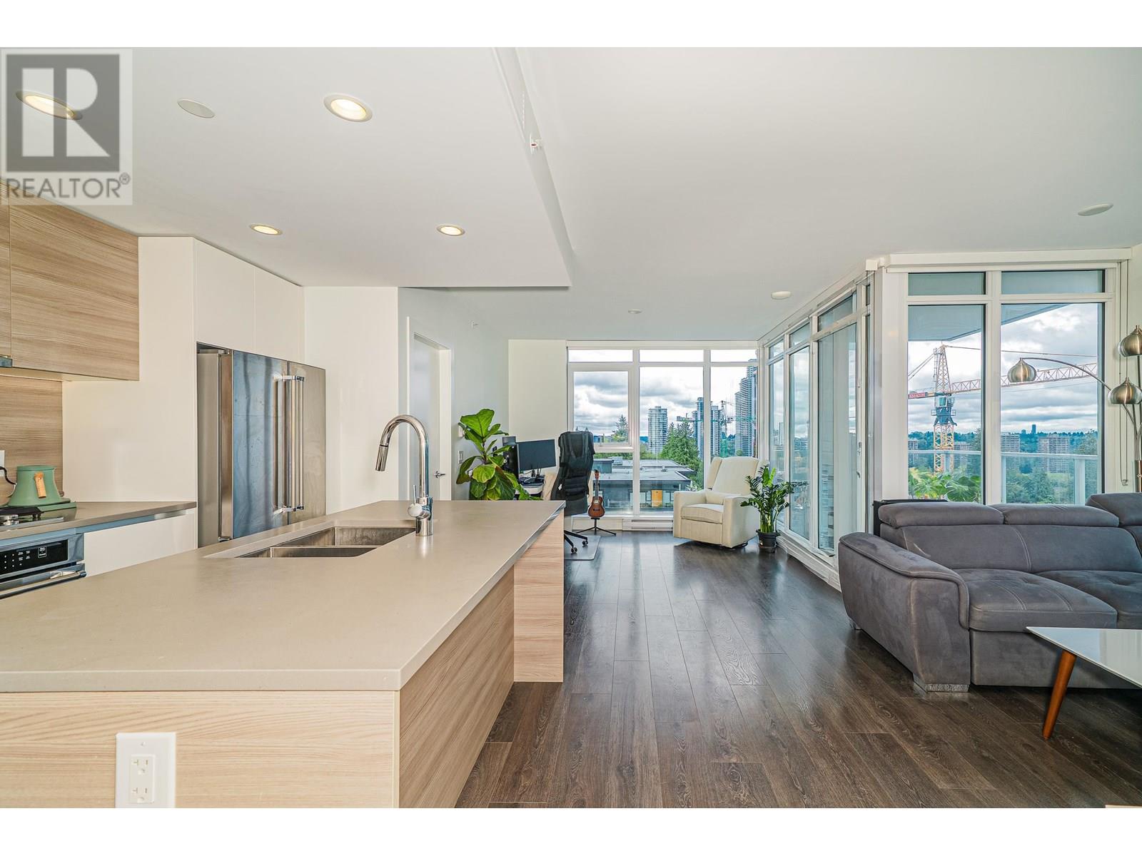 Photo 13 of 607 657 Whiting Way, Coquitlam BC
