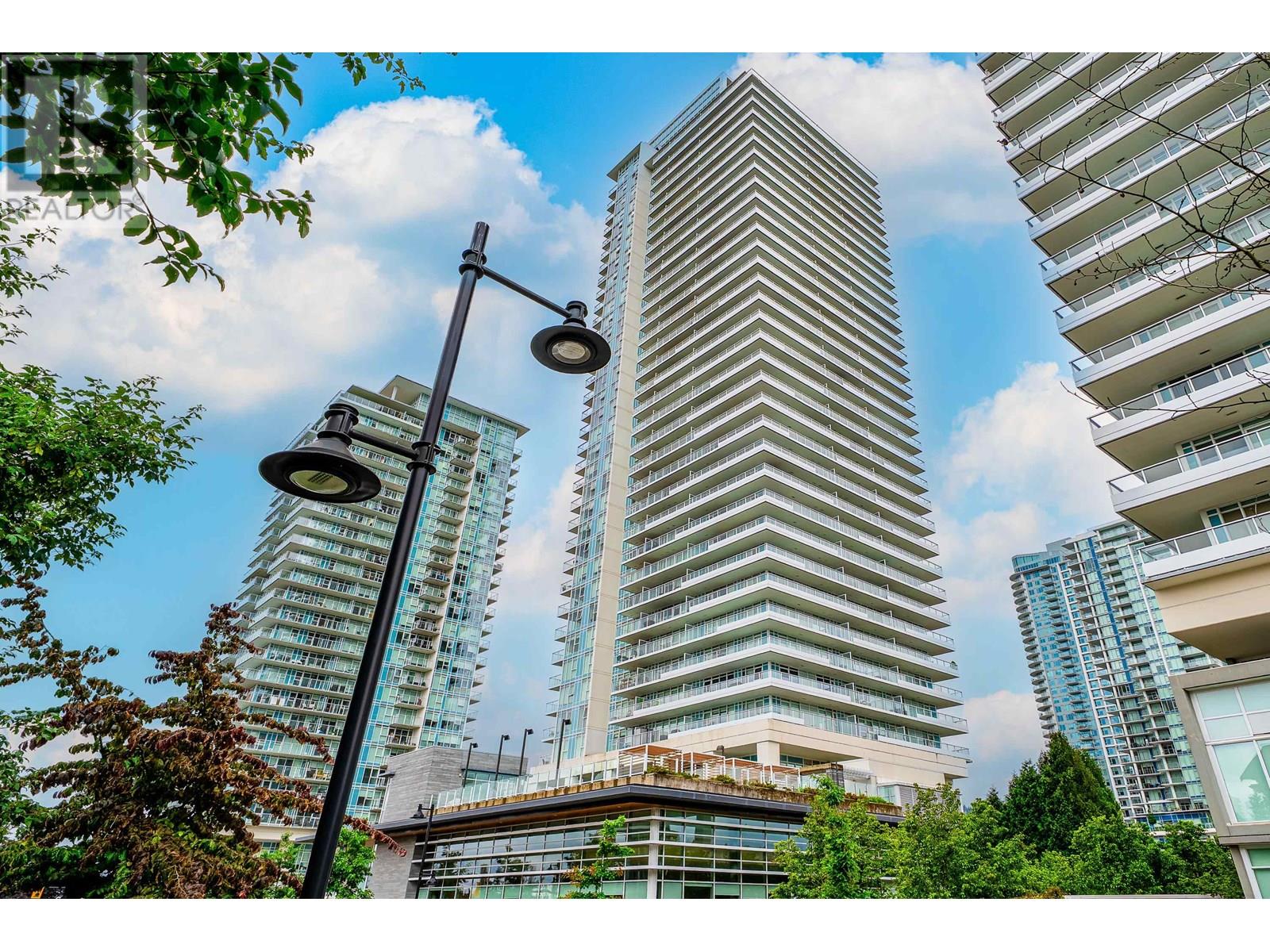 Photo 2 of 607 657 Whiting Way, Coquitlam BC