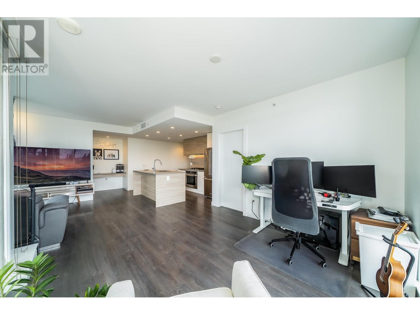 Photo 8 of 607 657 Whiting Way, Coquitlam BC