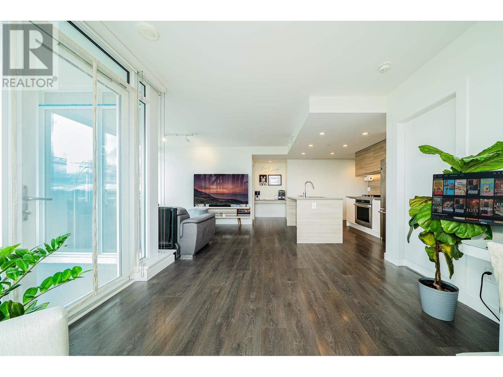 Photo 9 of 607 657 Whiting Way, Coquitlam BC