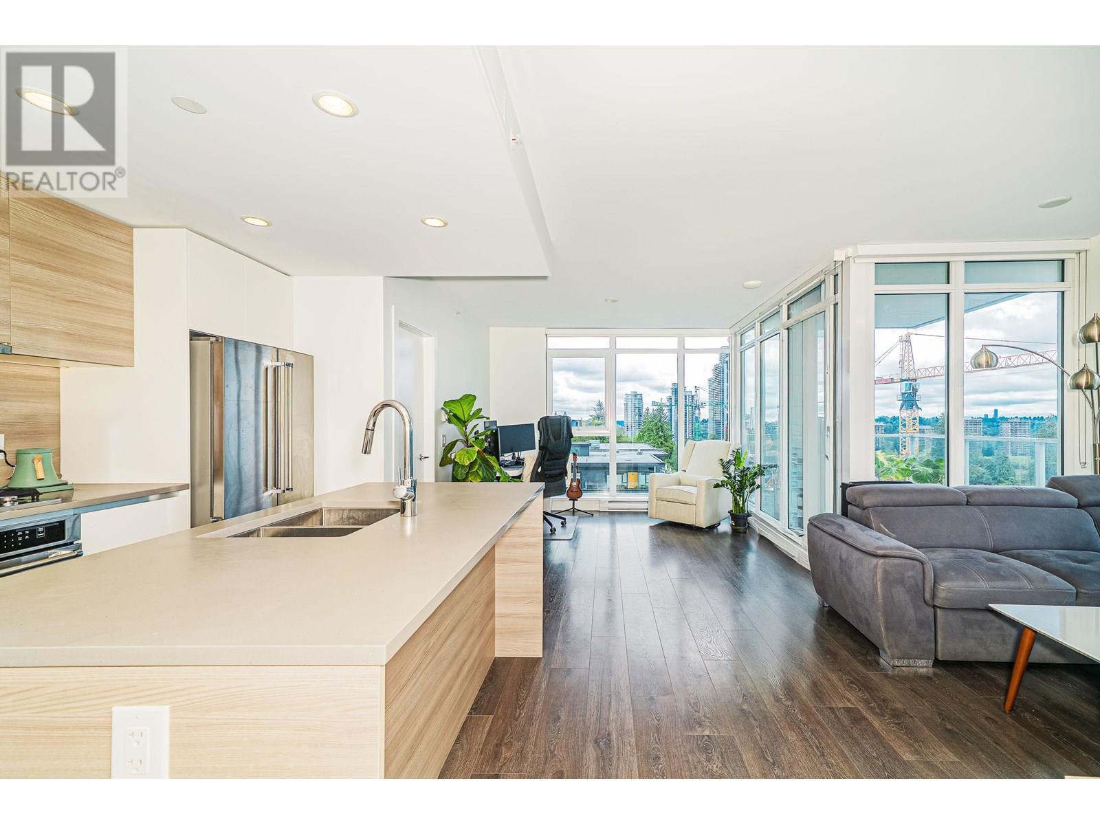 Photo 1 of 607 657 Whiting Way, Coquitlam BC
