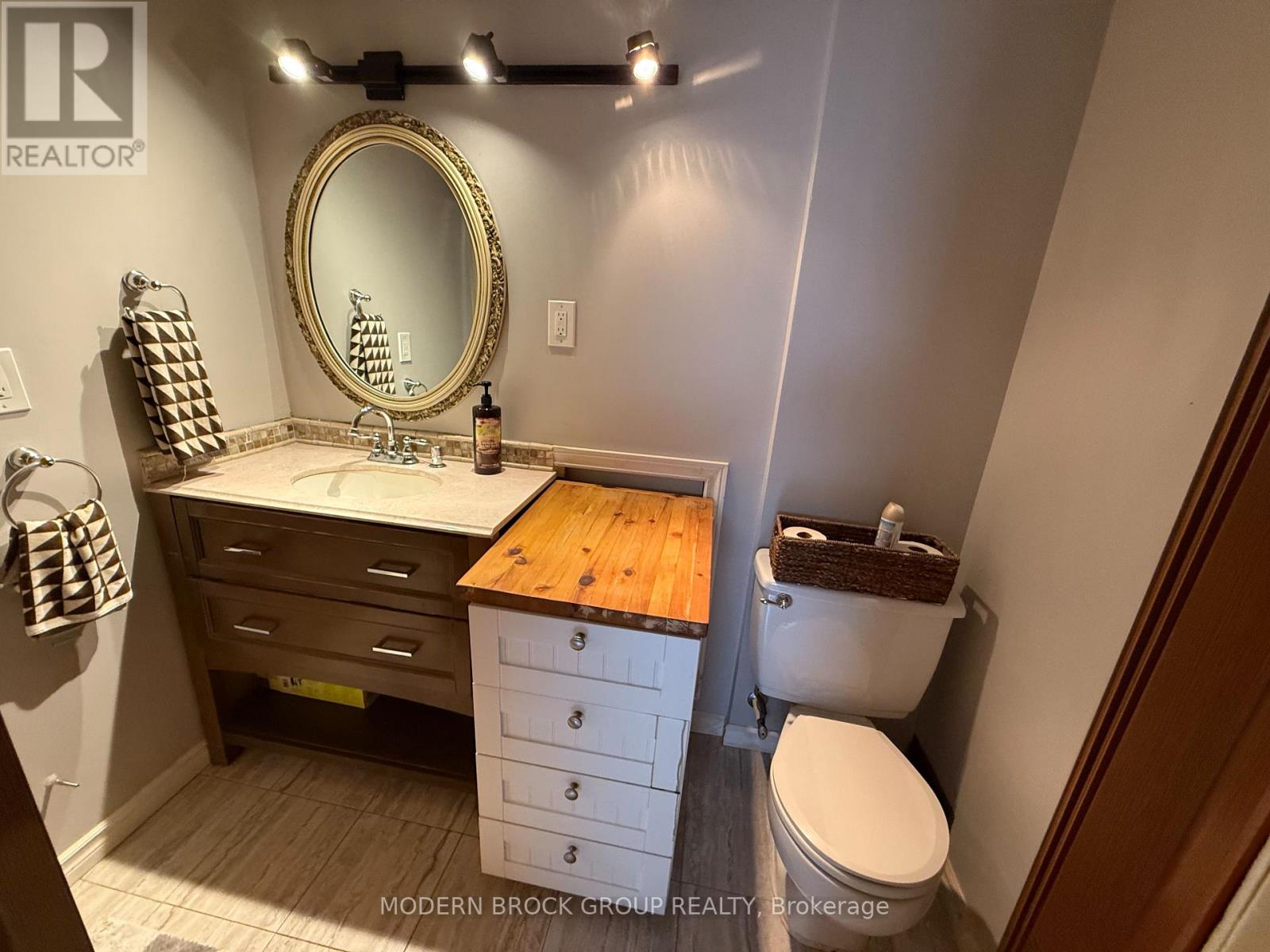 Photo 12 of 1350 Linden Crescent, Brockville ON