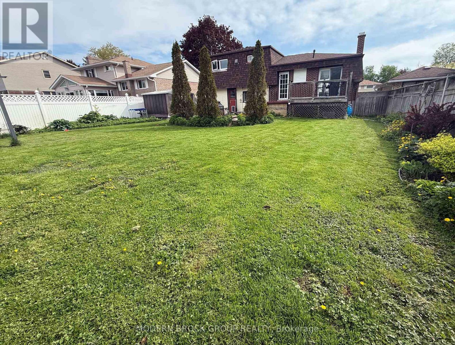 Photo 16 of 1350 Linden Crescent, Brockville ON