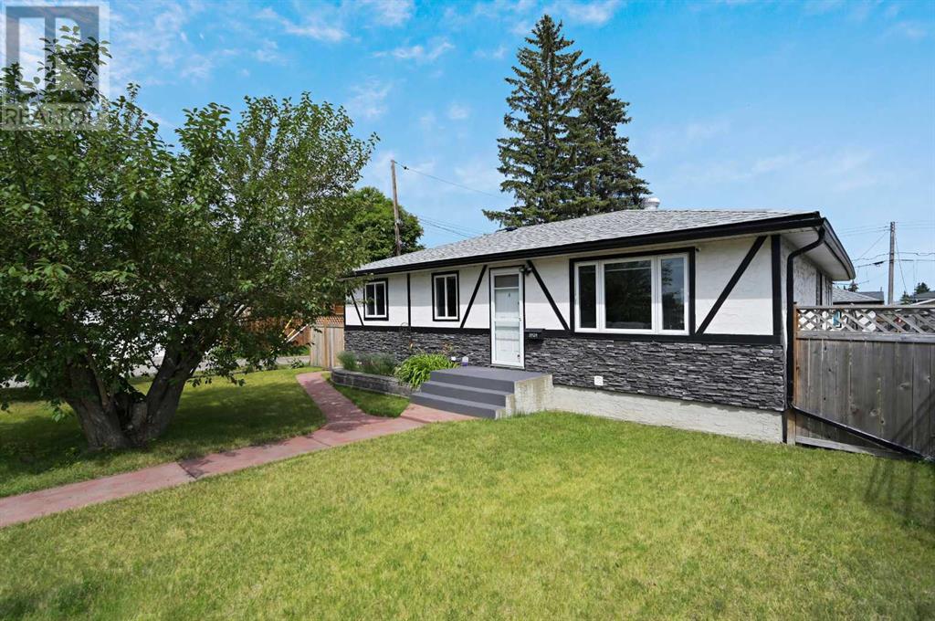3924 77 Street NW, Calgary, Alberta
