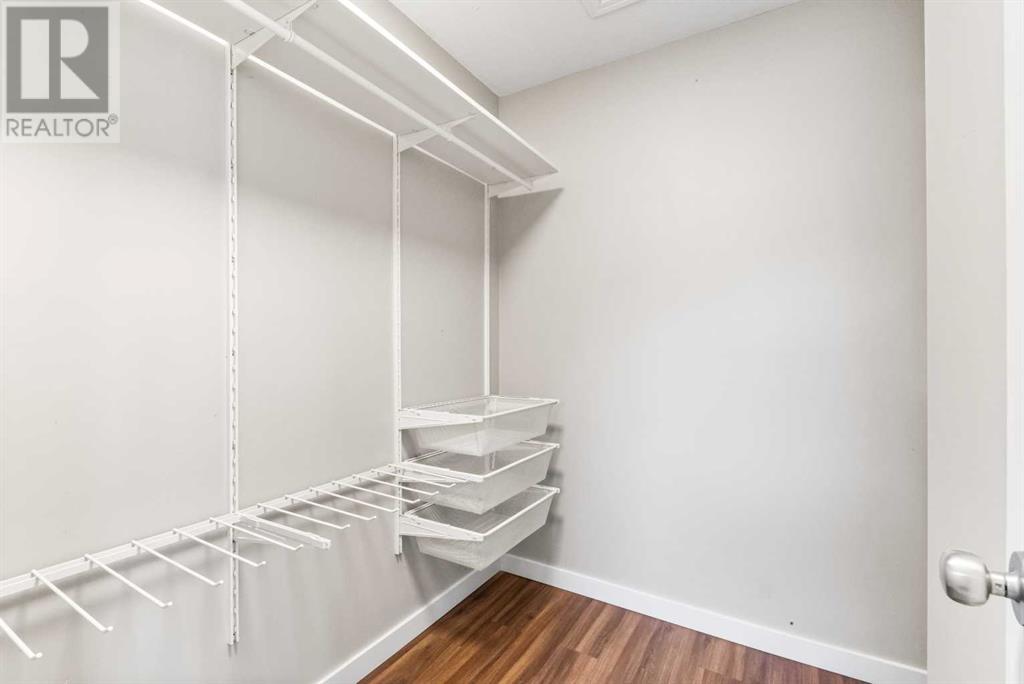 Single Family House 4 Level for Sale in    Avenue SE Applewood Park Calgary 