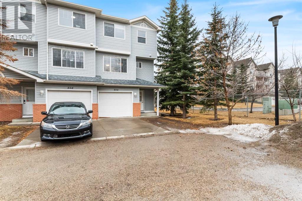 Single Family House 4 Level for Sale in    Avenue SE Applewood Park Calgary 