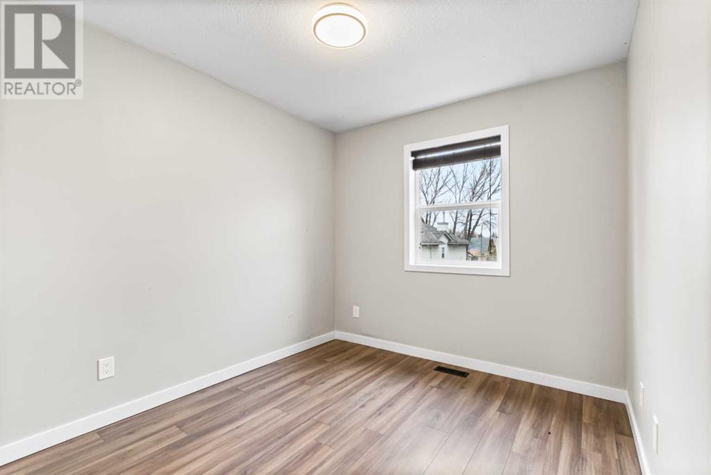 Single Family House 4 Level for Sale in    Avenue SE Applewood Park Calgary 