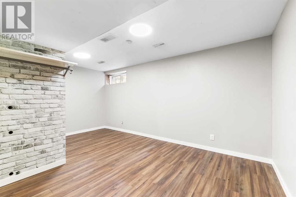 Single Family House 4 Level for Sale in    Avenue SE Applewood Park Calgary 
