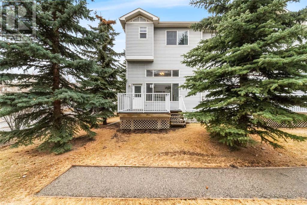 Single Family House 4 Level for Sale in    Avenue SE Applewood Park Calgary 