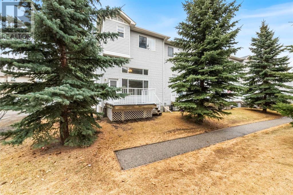 Single Family House 4 Level for Sale in    Avenue SE Applewood Park Calgary 