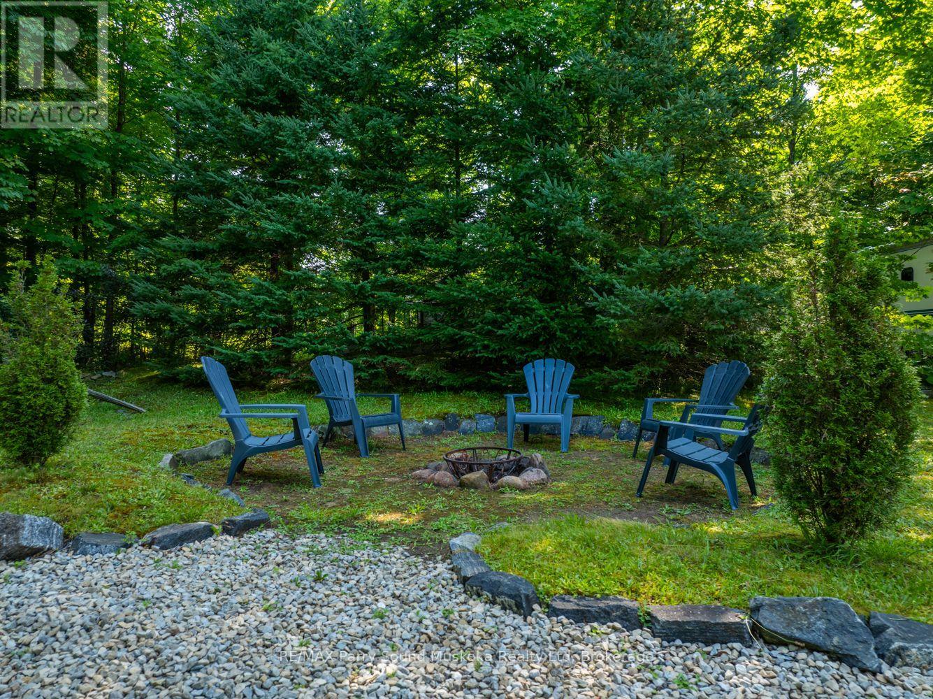 Photo 37 of 3 5 Squirrel Avenue, Mcdougall ON