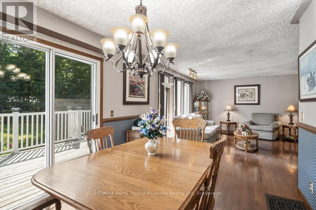 Photo 49 of 3 5 Squirrel Avenue, Mcdougall ON