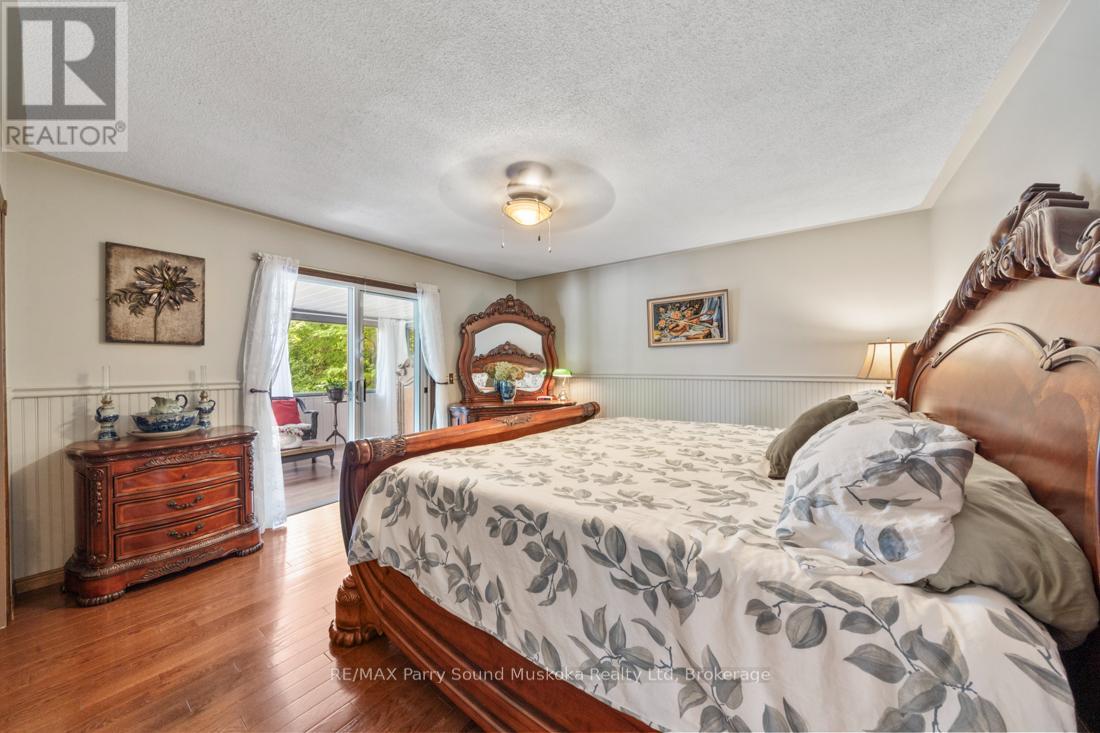Photo 34 of 3 5 Squirrel Avenue, Mcdougall ON