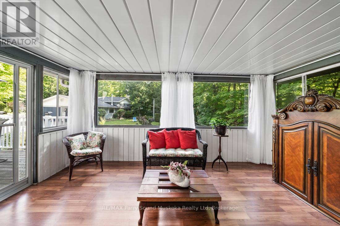 Photo 22 of 3 5 Squirrel Avenue, Mcdougall ON