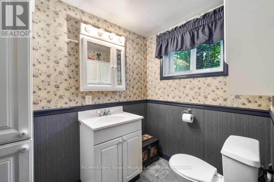 Photo 16 of 3 5 Squirrel Avenue, Mcdougall ON