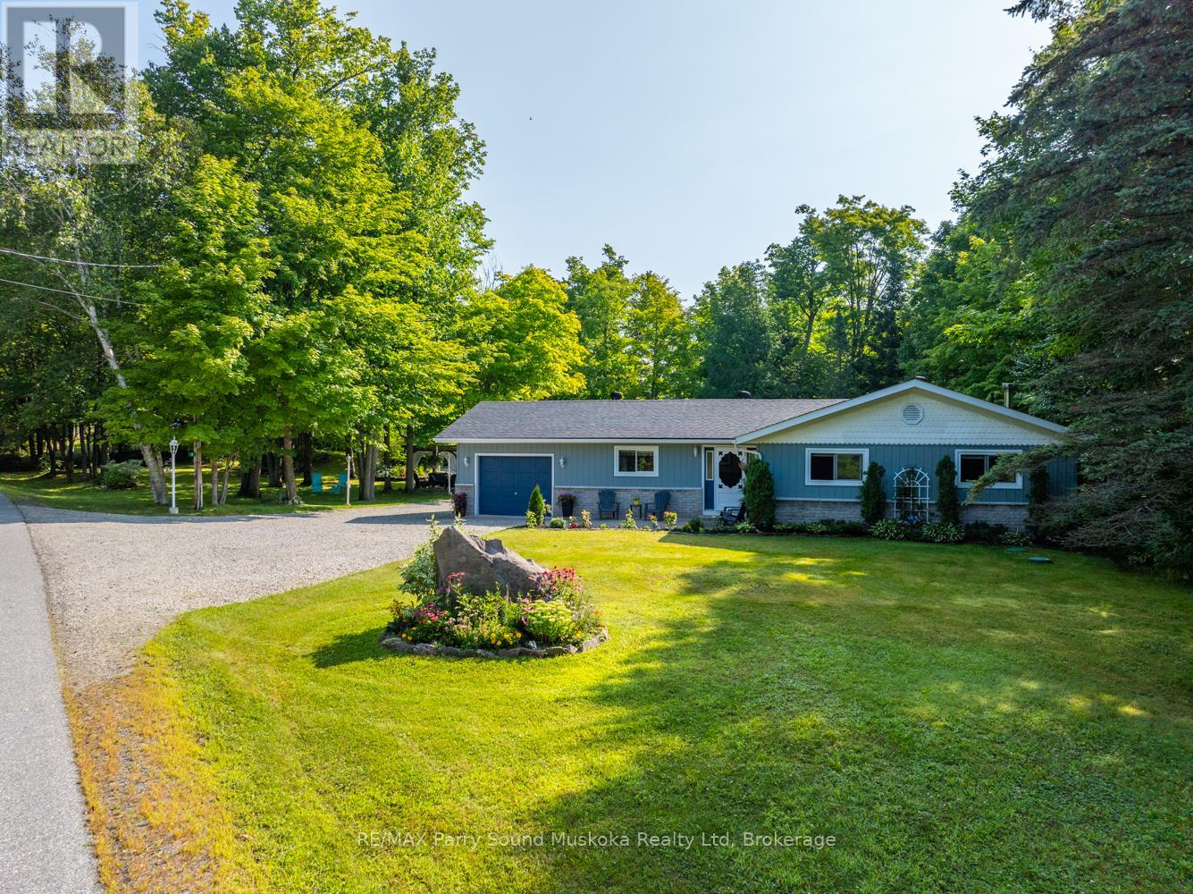 Photo 31 of 3 5 Squirrel Avenue, Mcdougall ON