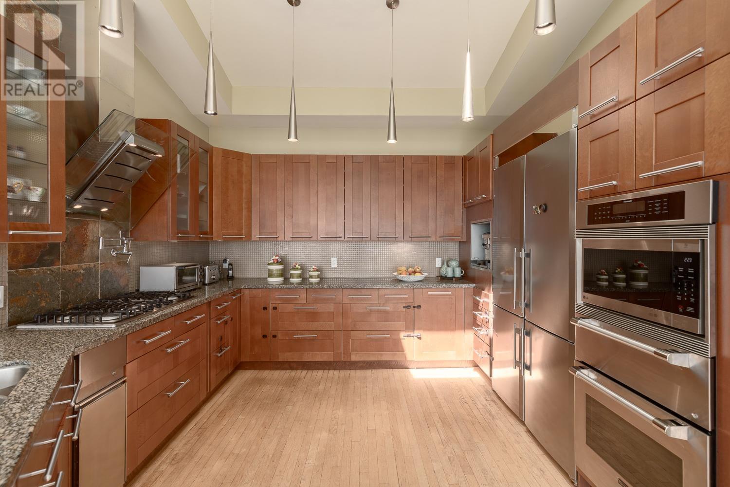 1438 CHIPPENDALE ROAD, West Vancouver