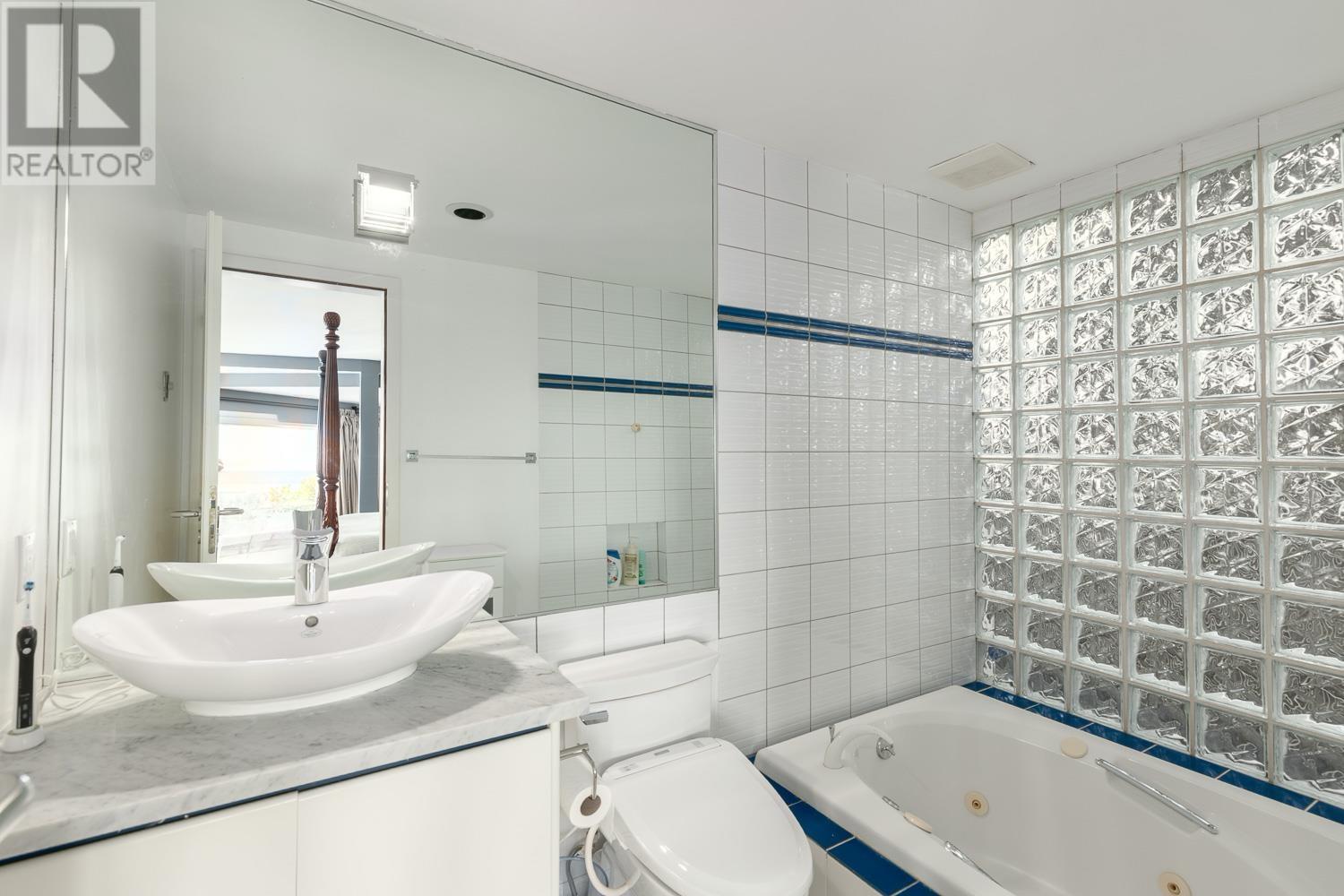 1438 CHIPPENDALE ROAD, West Vancouver
