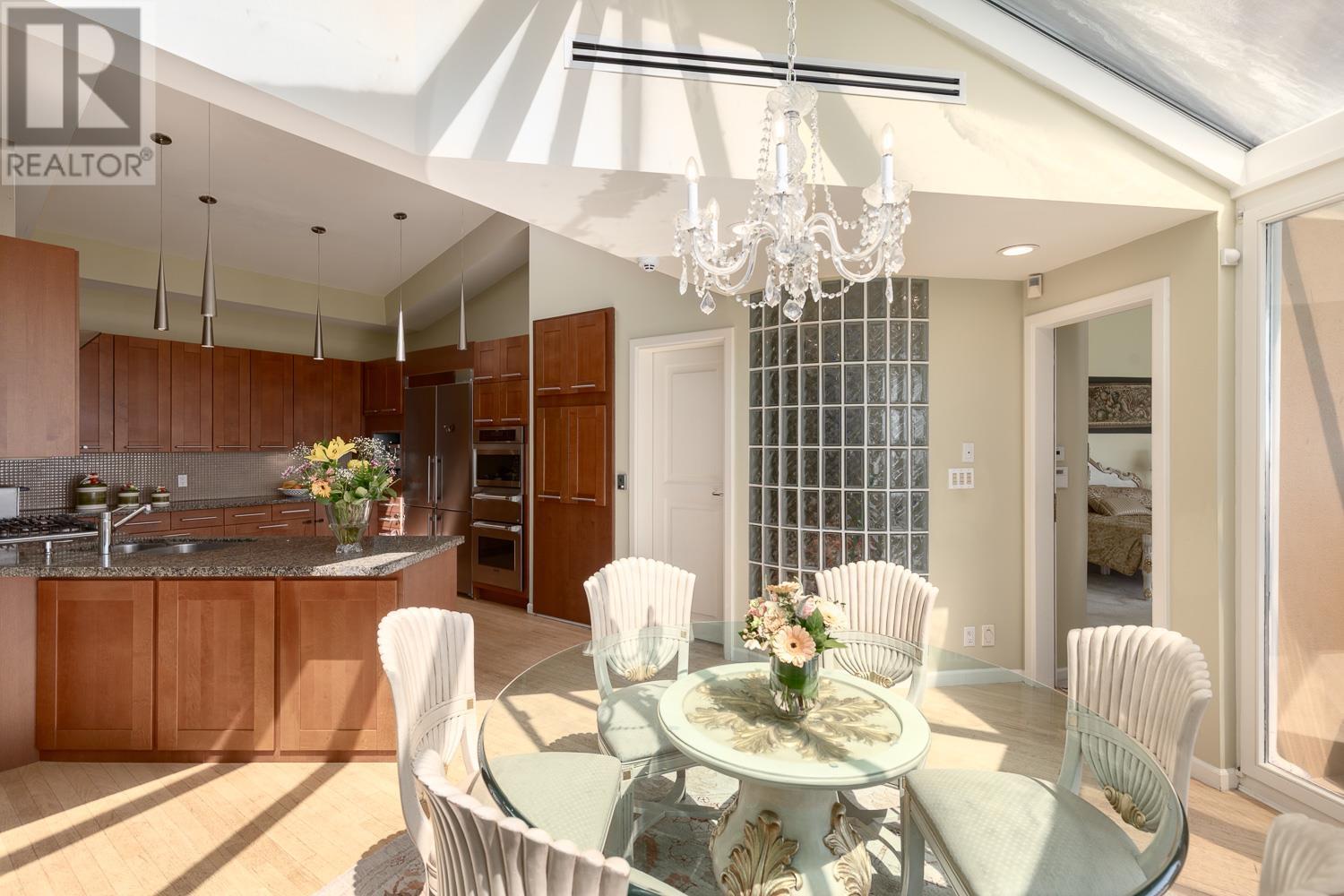 1438 CHIPPENDALE ROAD, West Vancouver