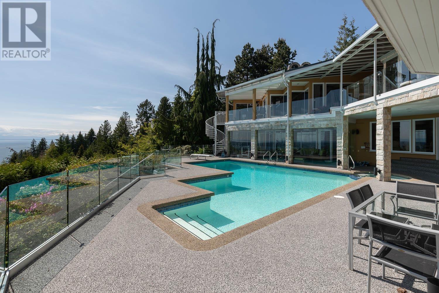 1438 CHIPPENDALE ROAD, West Vancouver