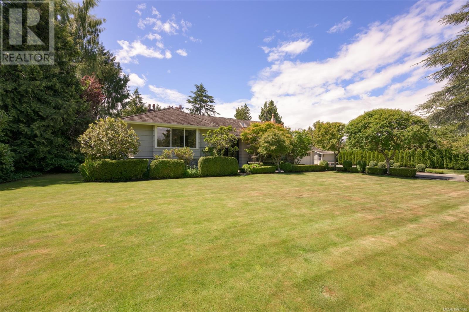 Photo 64 of 3270 Beach Dr, Oak Bay BC