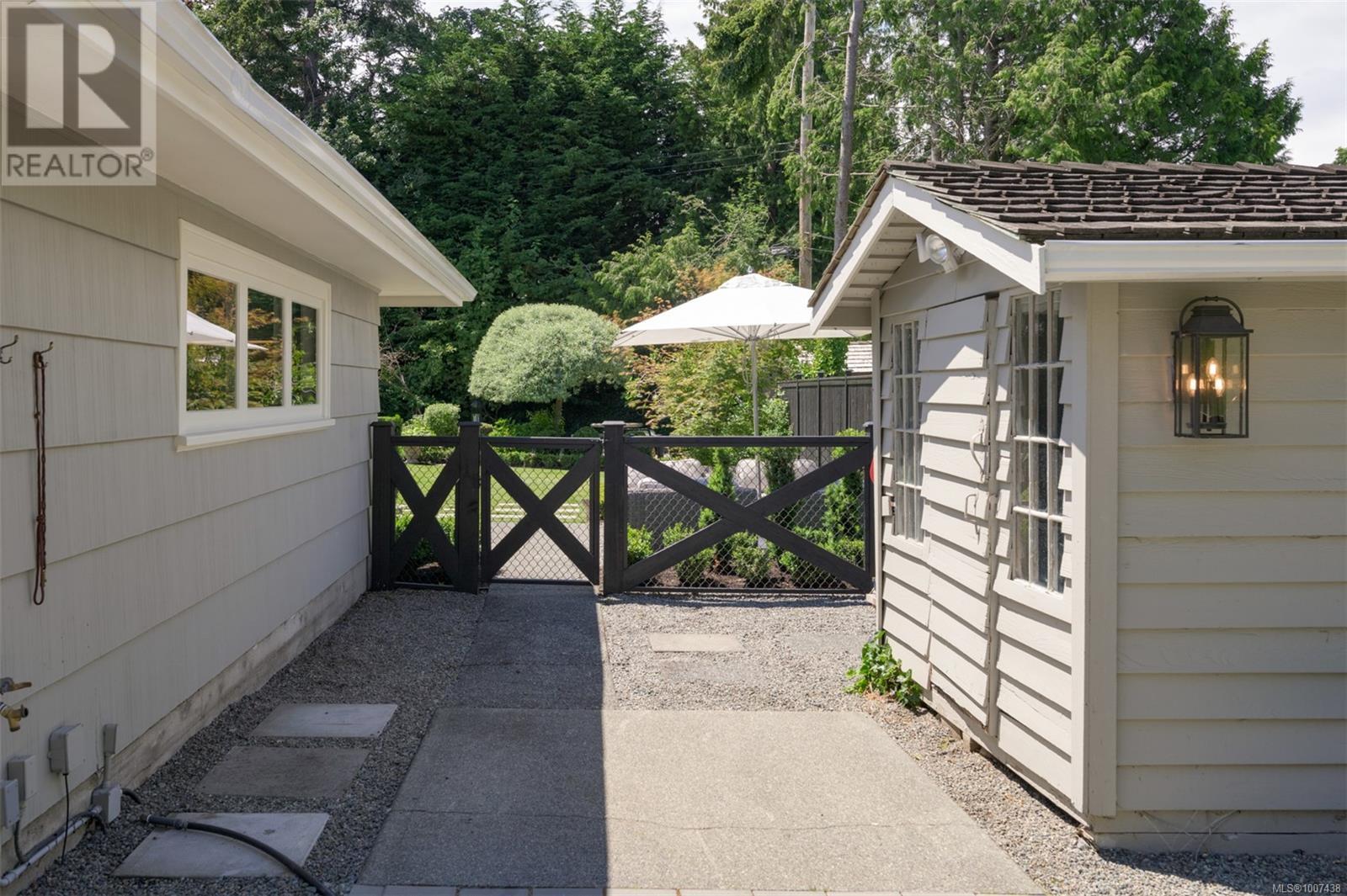 Photo 76 of 3270 Beach Dr, Oak Bay BC
