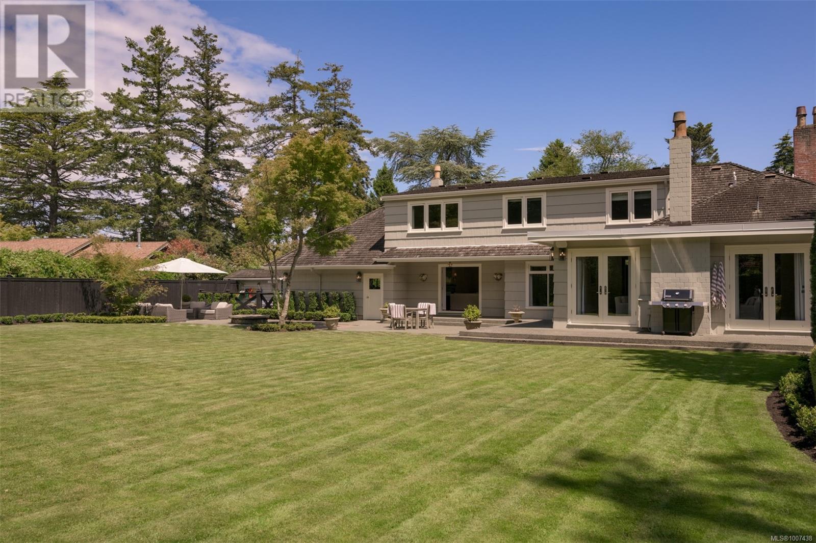 Photo 52 of 3270 Beach Dr, Oak Bay BC