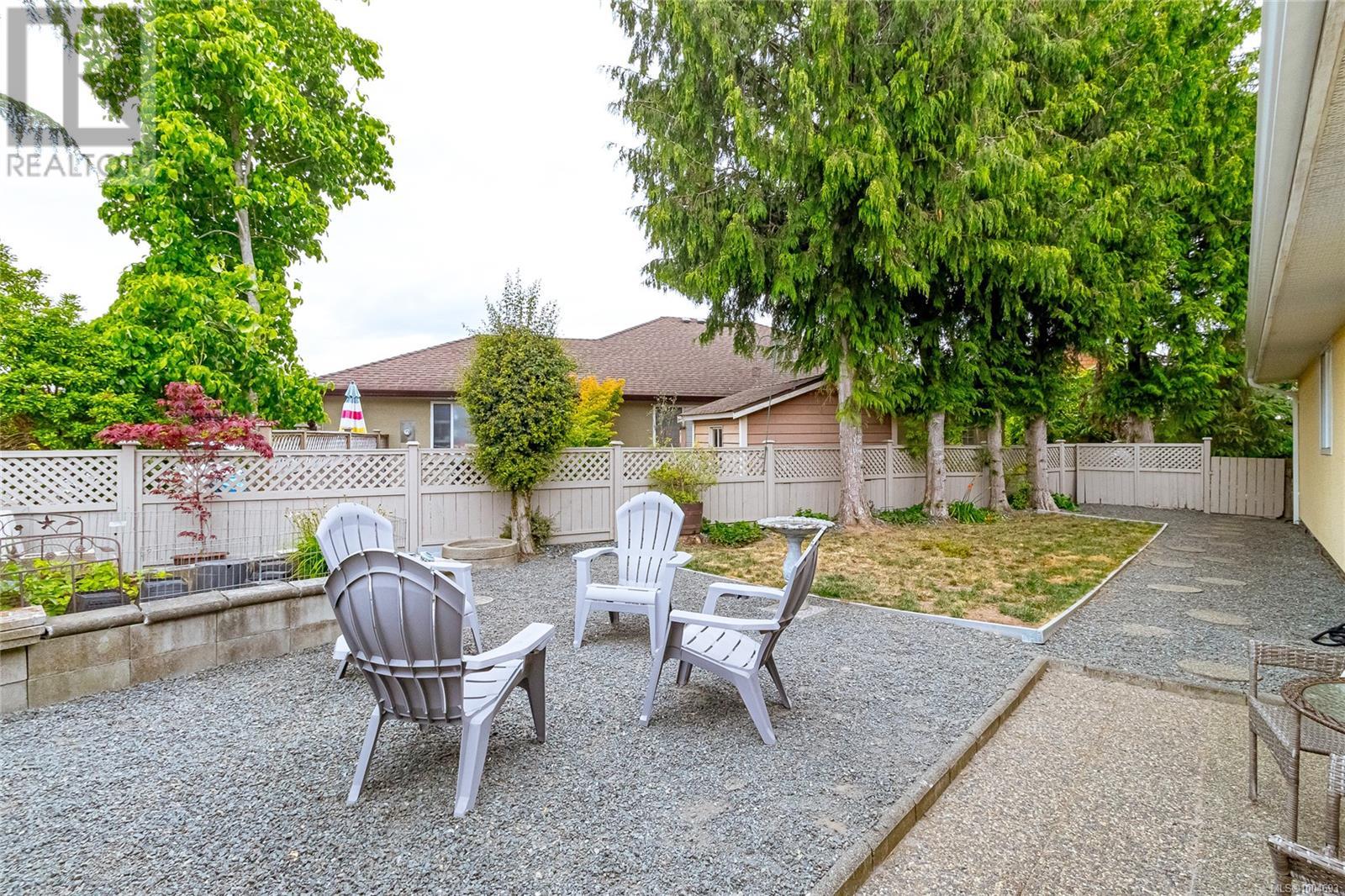 Photo 42 of 1163 Wellington Dr, Qualicum Beach BC