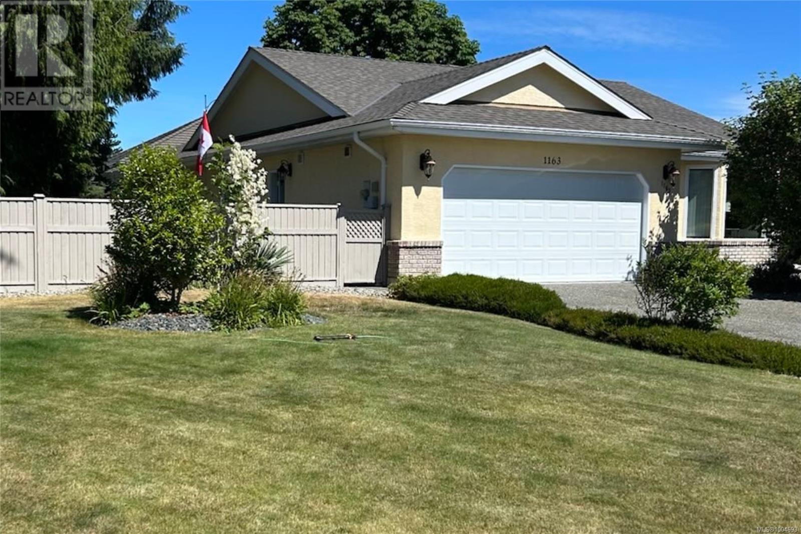 Photo 12 of 1163 Wellington Dr, Qualicum Beach BC