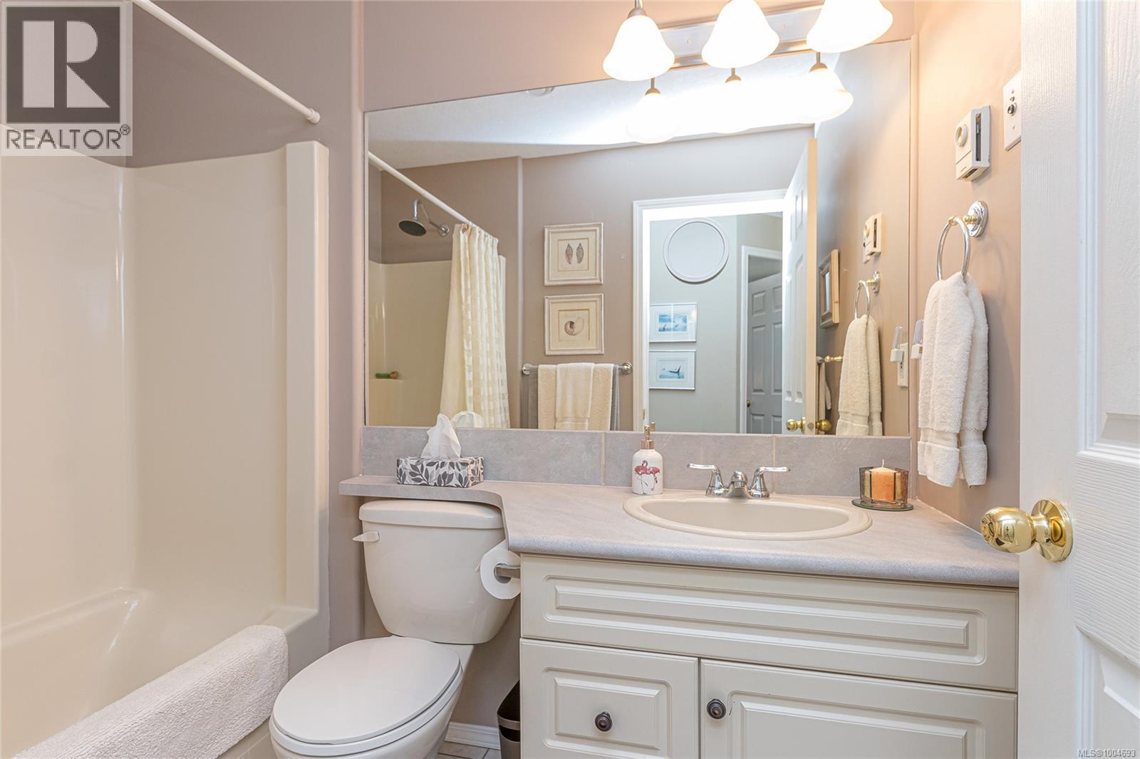 Photo 38 of 1163 Wellington Dr, Qualicum Beach BC