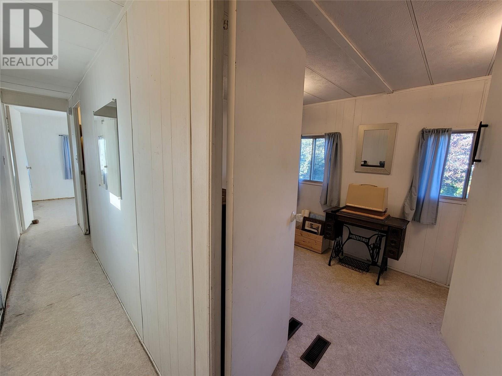 Photo 19 of 716 11 Th Avenue, Keremeos BC