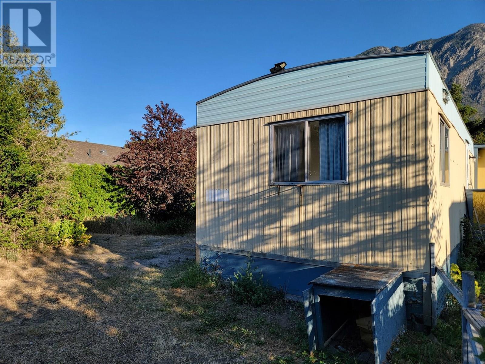 Photo 17 of 716 11 Th Avenue, Keremeos BC