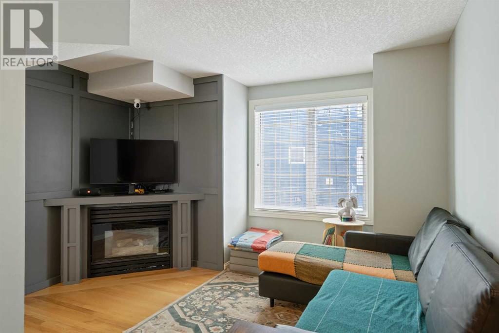 Single Family House for Sale in    Avenue NE Crescent Heights Calgary 