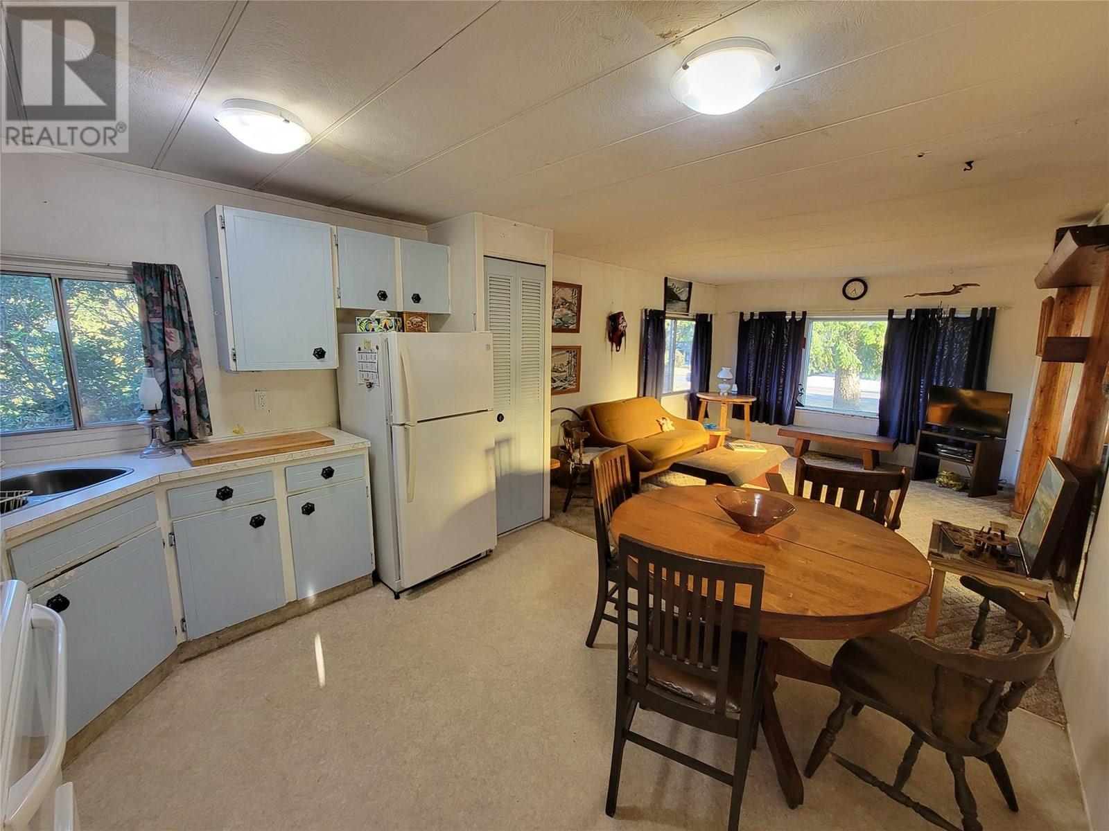 Photo 15 of 716 11 Th Avenue, Keremeos BC