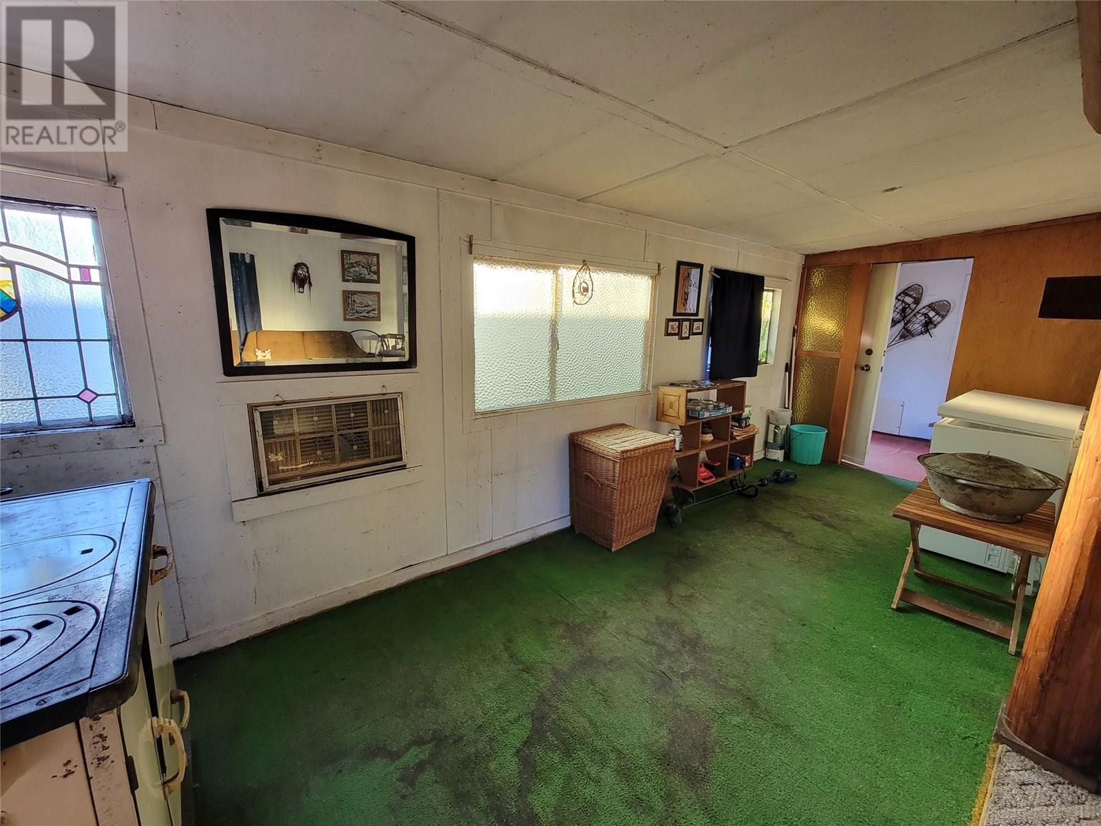 Photo 38 of 716 11 Th Avenue, Keremeos BC