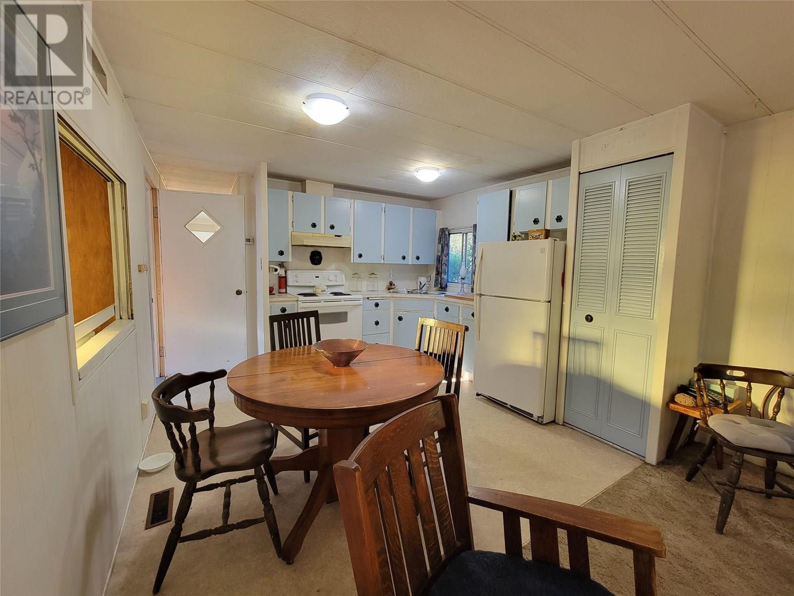 Photo 42 of 716 11 Th Avenue, Keremeos BC