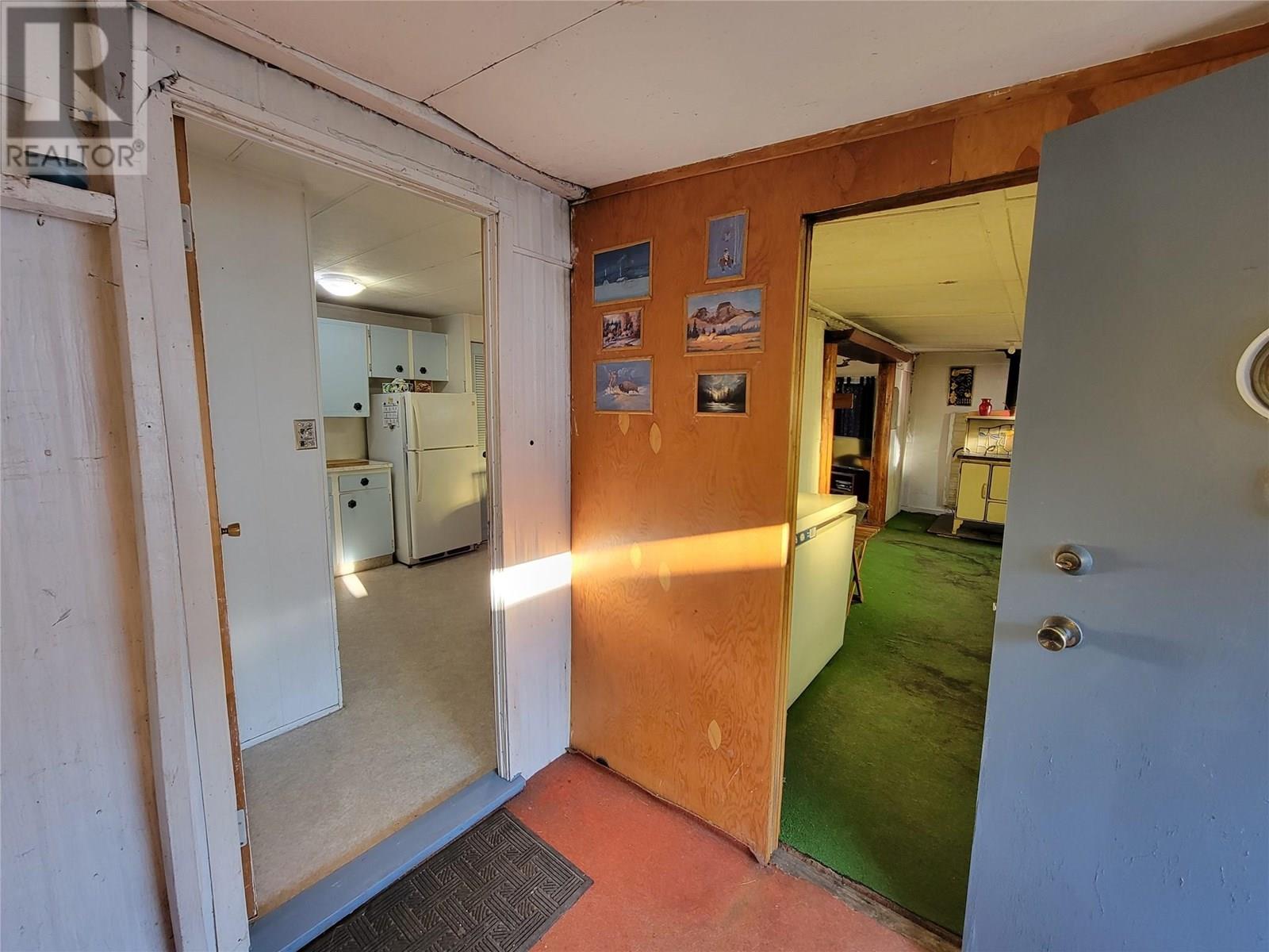 Photo 9 of 716 11 Th Avenue, Keremeos BC