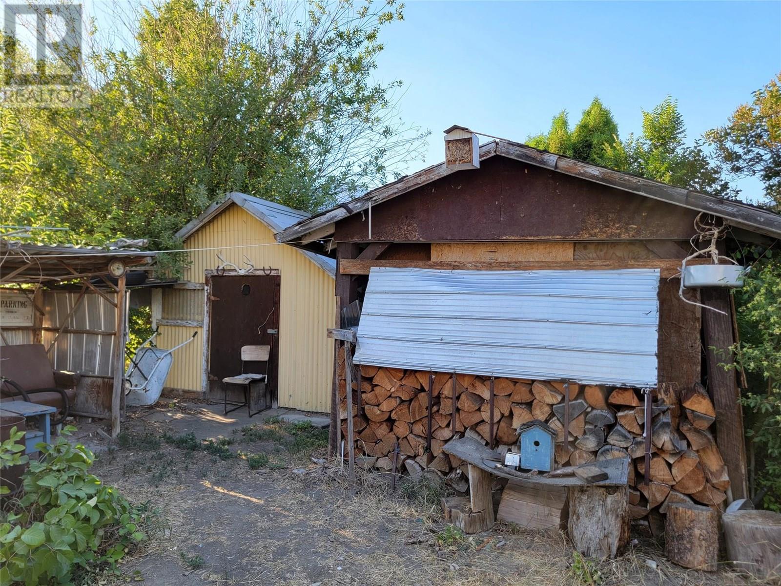 Photo 18 of 716 11 Th Avenue, Keremeos BC