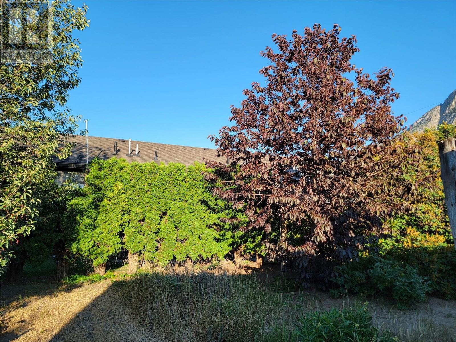 Photo 7 of 716 11 Th Avenue, Keremeos BC
