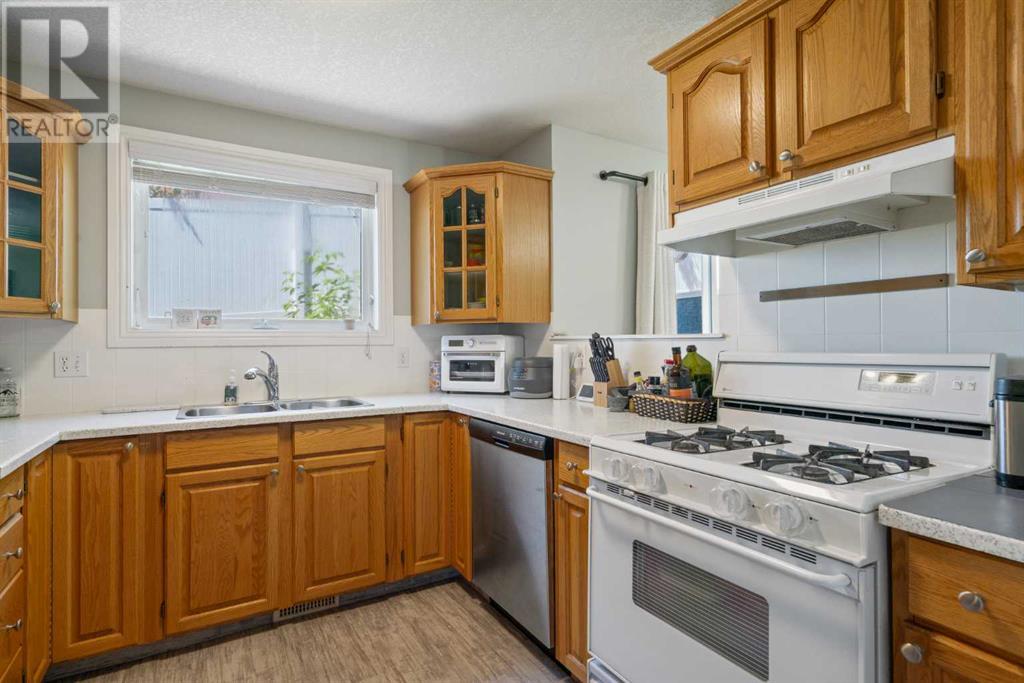 Single Family House for Sale in    Avenue NE Crescent Heights Calgary 